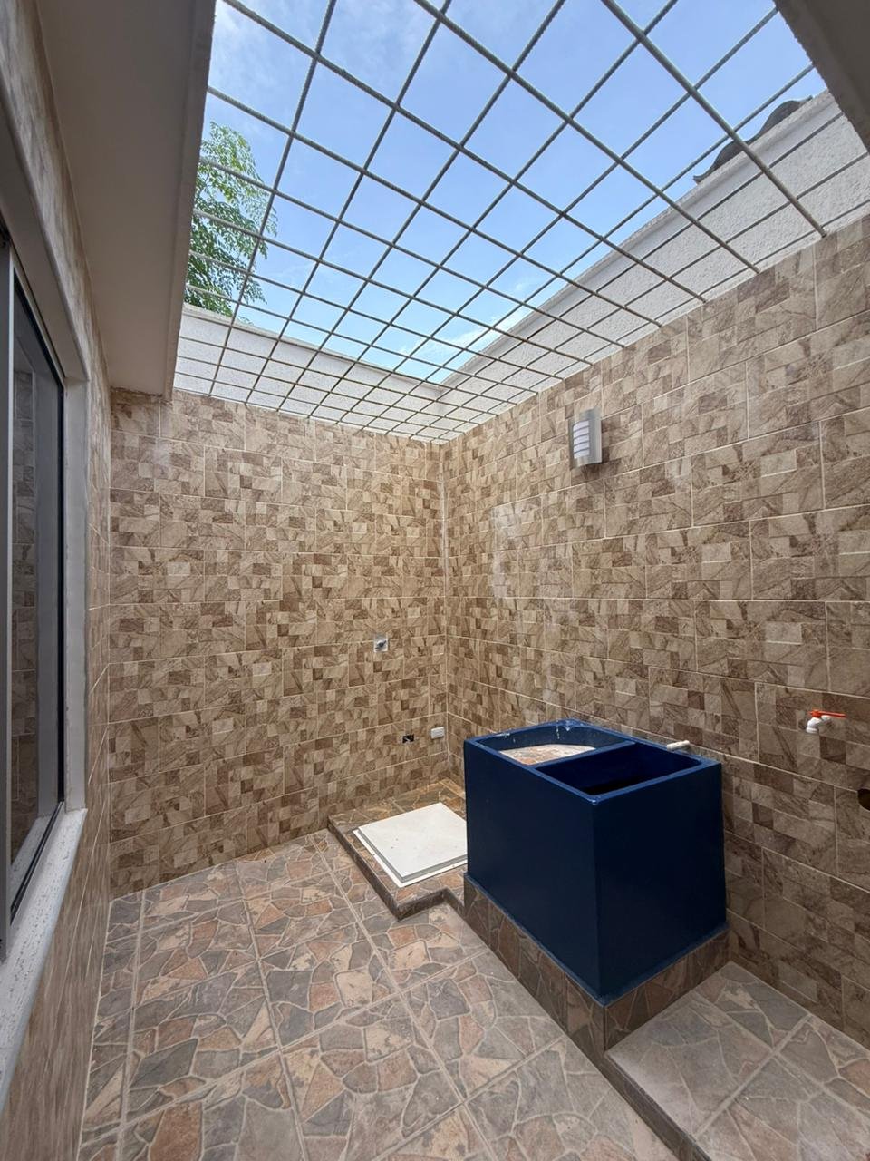 f6270f03-ca1f-480c-bda4-bd30c350411c