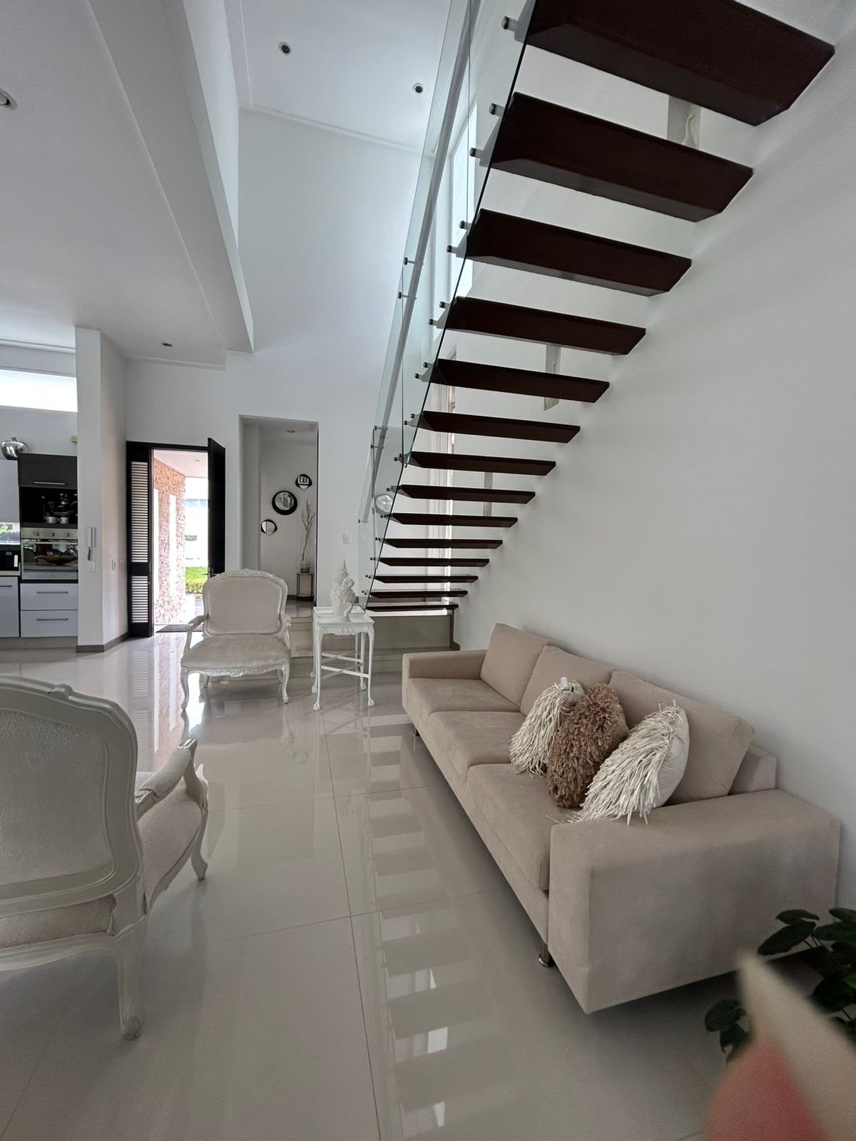 Featured image 3